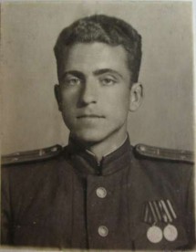 Выпускник курсов ВПУ лейтенант В.И.Тарабрин
